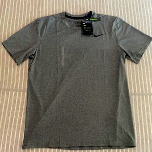 NWT Nike men dry fit standard training shirt large